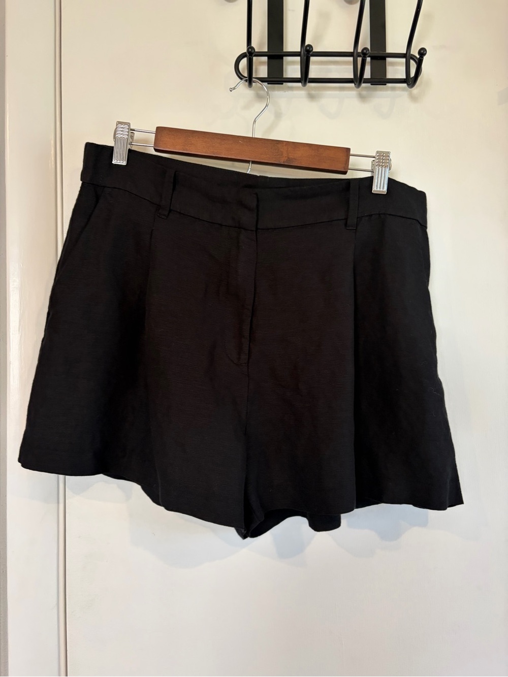H&M Linen Blend Black Tailored Shorts. Size: 14.